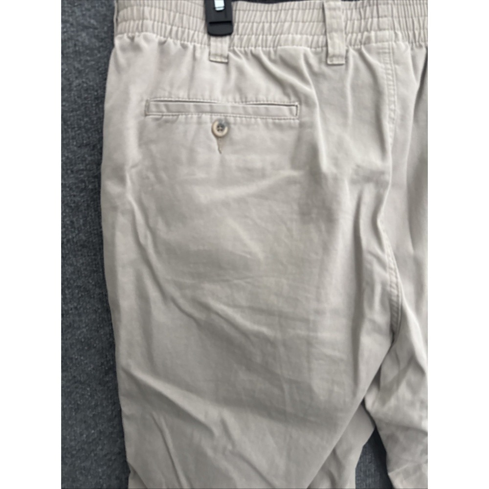 Harbor Bay Cargo Pants Mens 1X/32 Khaki Continuous Comfort Waistband Small Stain - Picture 11 of 14